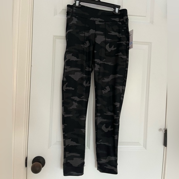 Athleta Girl Printed Powervita Jogger (Brand new) - Picture 3 of 4